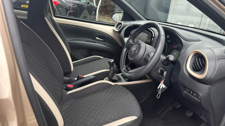 Toyota Aygo X 1.0 VVT-i Edge 5dr Petrol Hatchback